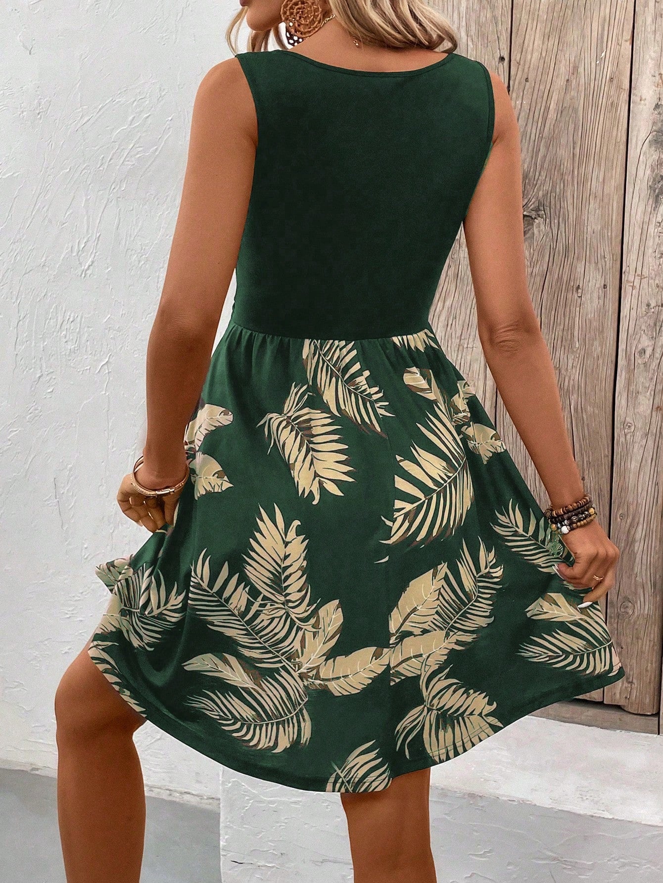 Women Tropical Plant Print Cross-Waist Sleeveless Casual Dress